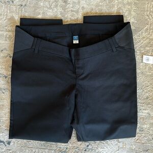 NWT Old navy maternity pixie trousers